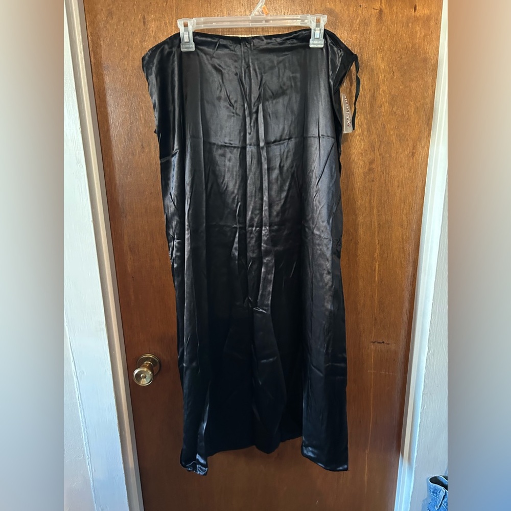 🌿2 for $20🌿 NWT HOT TOPIC black satin maxi skirt 2x